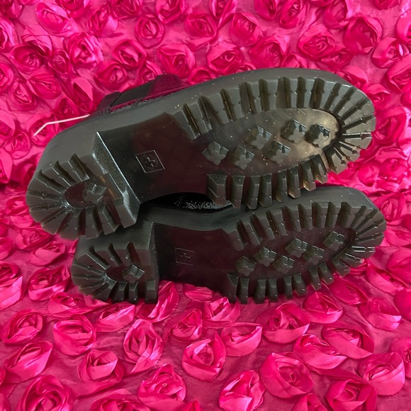 ROZALIE DISTRESSED PATENT HEELED CHELSEA BOOTS - Picture 6 of 10